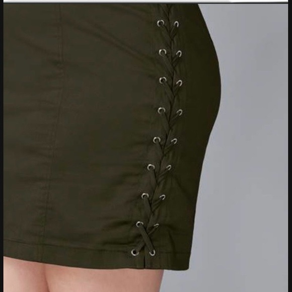 Dress - Picture 4 of 6